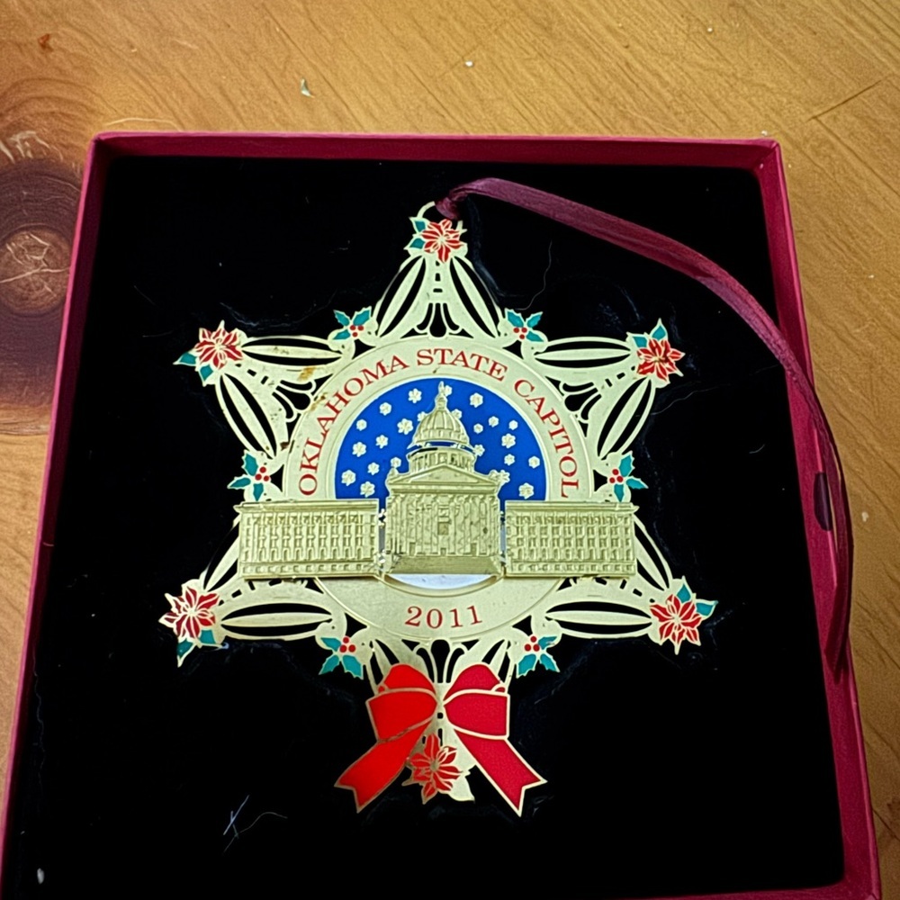 Oklahoma State Capitol Gold Holiday Ornament 2011